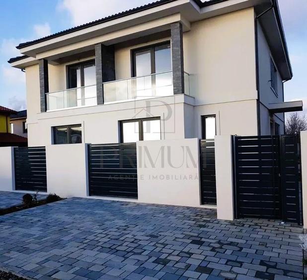 Duplex cu 5 camere cu Canalizare în Sânmihaiu Român