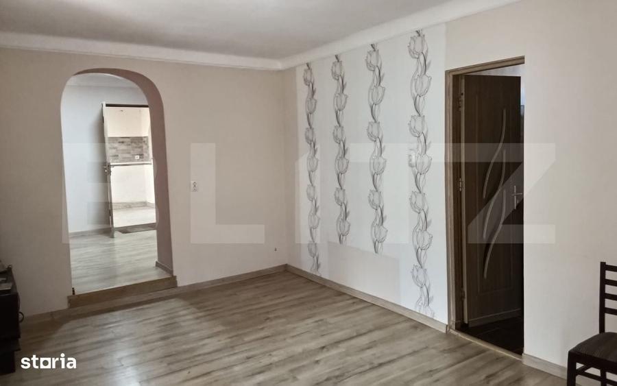 Casă cu 4 camere în Roșiori