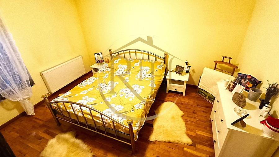 Casă individuală cu 5 camere cu Canalizare în Giroc