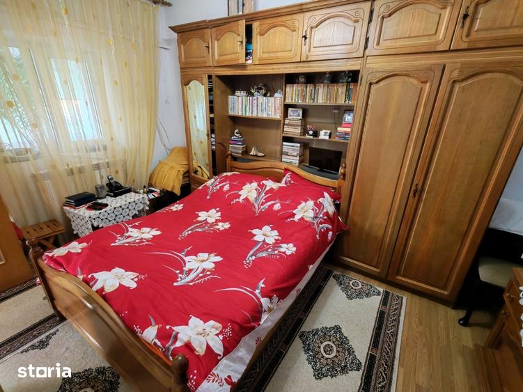 Casă cu 3 camere decomandat cu Teren 1540 Mp în Central