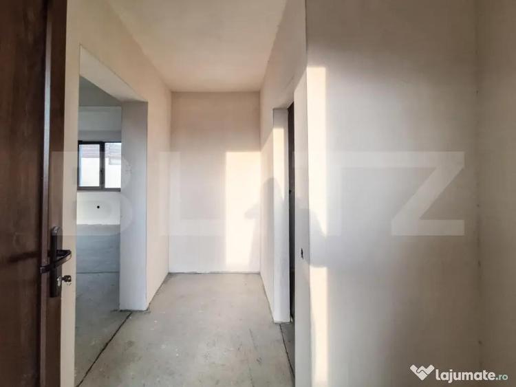 Casă cu 4 camere cu Teren 350 Mp în Dezmir