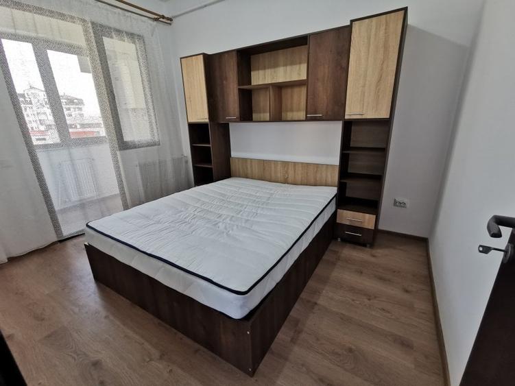 Apartament cu 3 camere semidecomandat în Păcurari