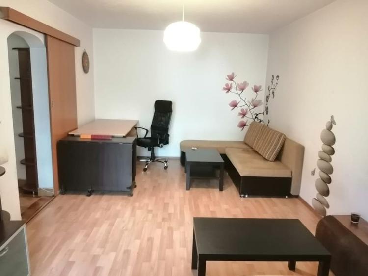 Apartament cu 2 camere decomandat, mobilat în Vitan