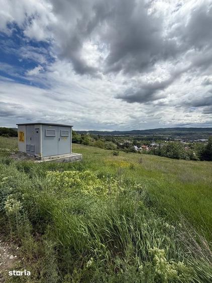 Teren de 700 mp, în Troianu