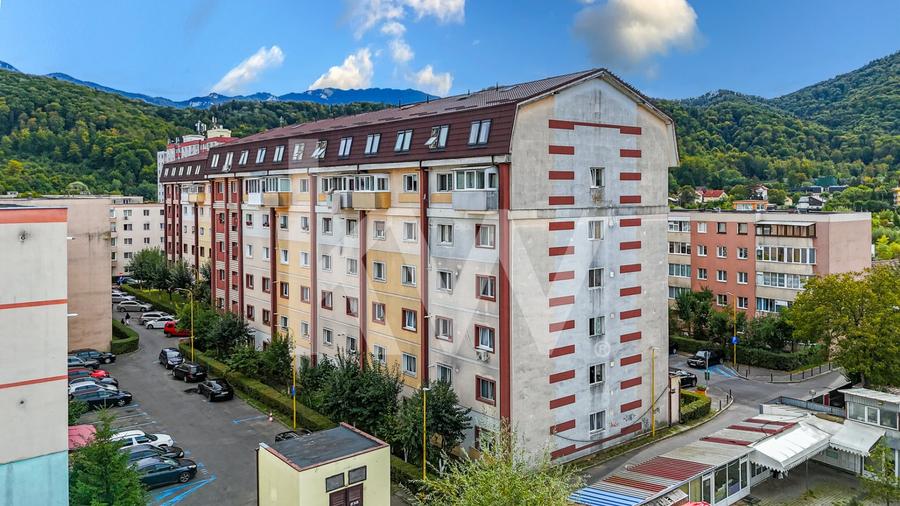 Apartament cu 3 camere semidecomandat în Noua