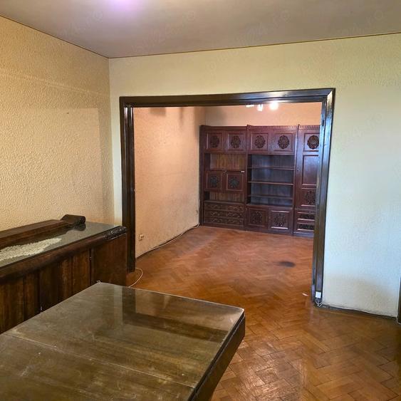 Apartament cu 2 camere decomandat în Sala Palatului