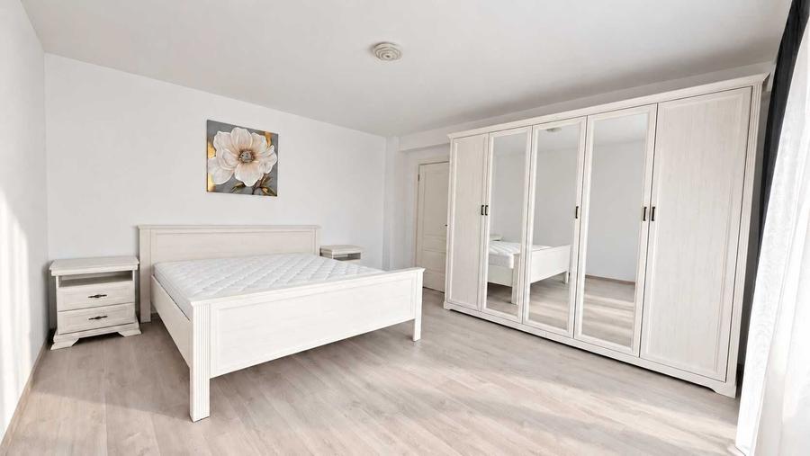 Apartament cu 2 camere decomandat în Drumul Sării