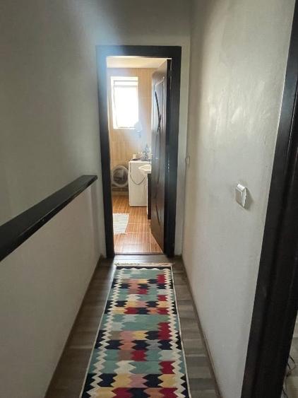 Apartament cu 3 camere decomandat, mobilat în Titan