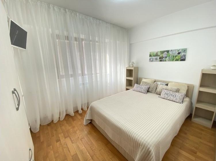 Apartament cu 4 camere în P-ța Romană