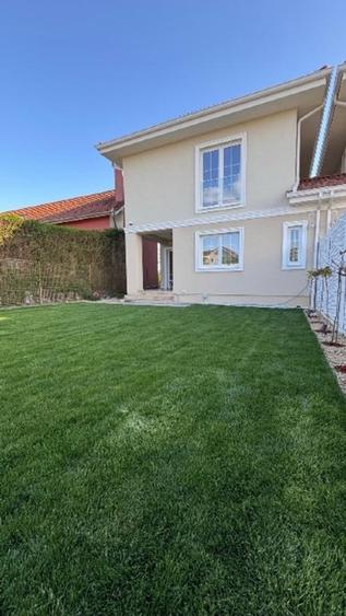 Duplex cu 5 camere cu Canalizare în Moșnița Nouă