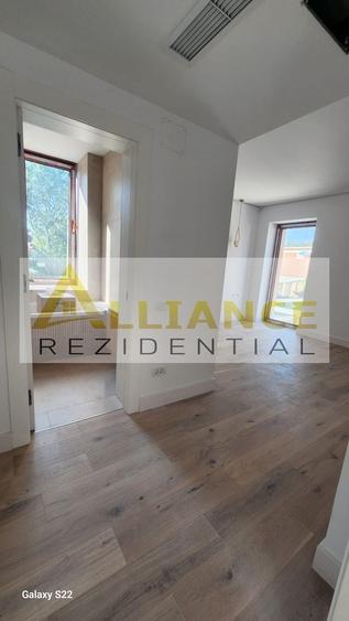 Casă individuală cu 5 camere cu Canalizare în Nord