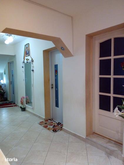 Apartament cu 3 camere decomandat în Nord