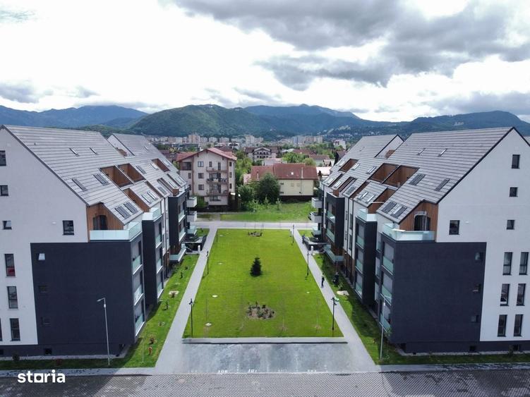 Apartament cu 3 camere decomandat în Tractorul