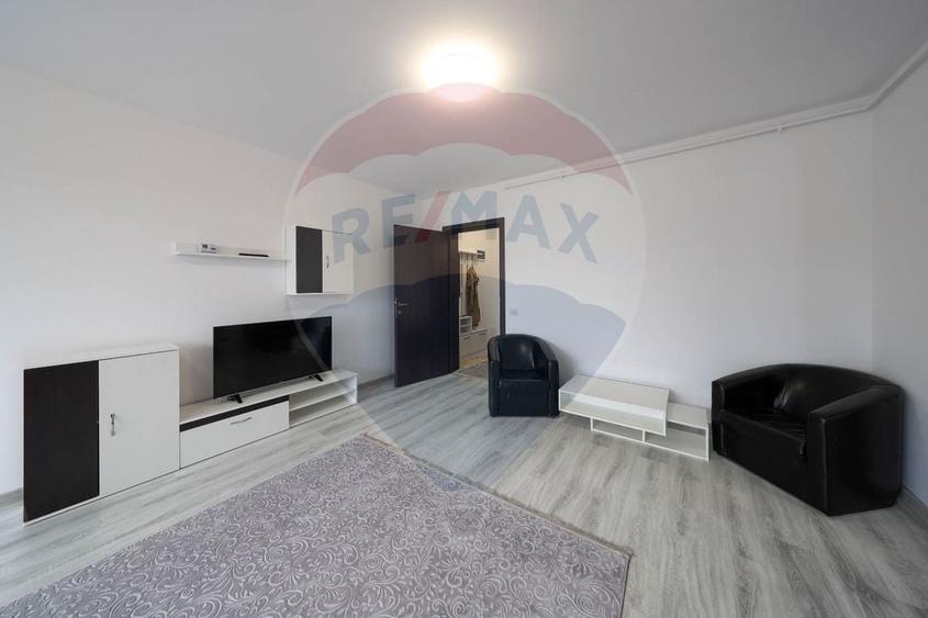 Apartament cu 2 camere semidecomandat în Sânpetru