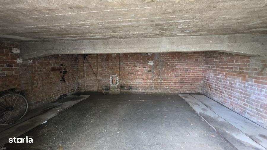 Apartament cu 4 camere în Sub Arini