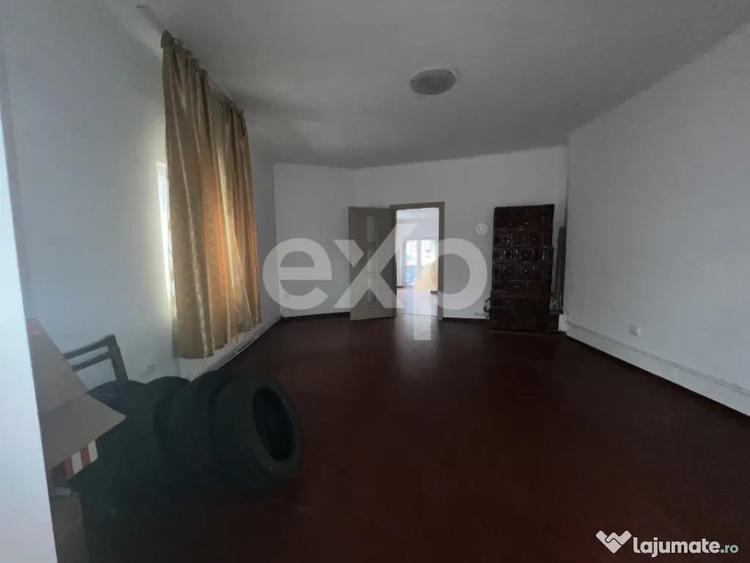 Casă cu 6 camere cu Teren 306 Mp în Central