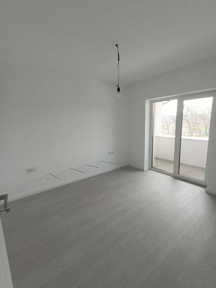 Duplex cu 4 camere cu Canalizare în Cetate