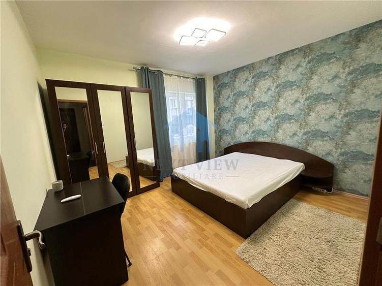Apartament 3 camere, The Office - 5