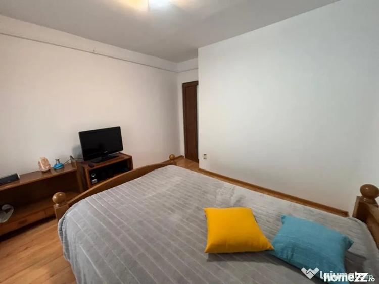 Apartament cu 4 camere decomandat în Central