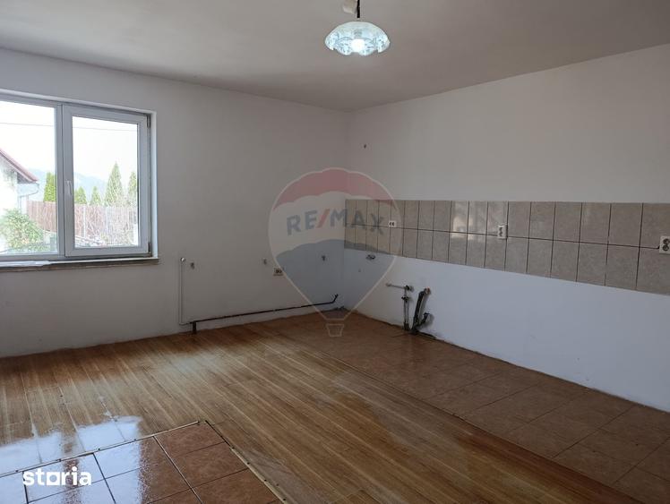 Casă cu 3 camere cu Teren 352 Mp în Central