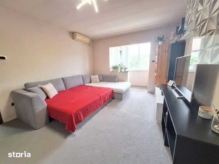 Apartament cu 2 camere semidecomandat, mobilat în Est