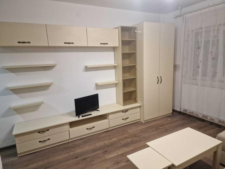 Garsonieră decomandată în Iosia