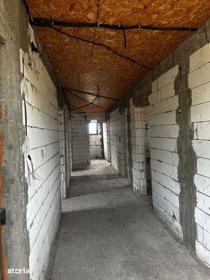 Casă cu 4 camere cu Teren 2000 Mp în Vădeni