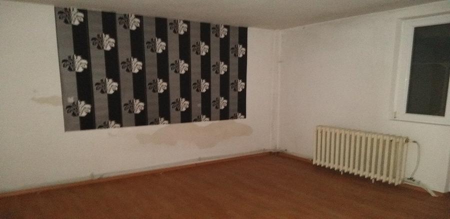 Apartament cu 3 camere în Târgu Neamț