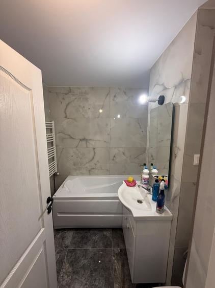 Apartament cu 3 camere decomandat în Canta