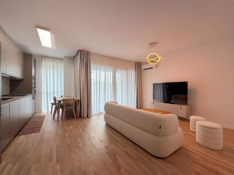 Apartament cu 2 camere semidecomandat, mobilat în Ultracentral
