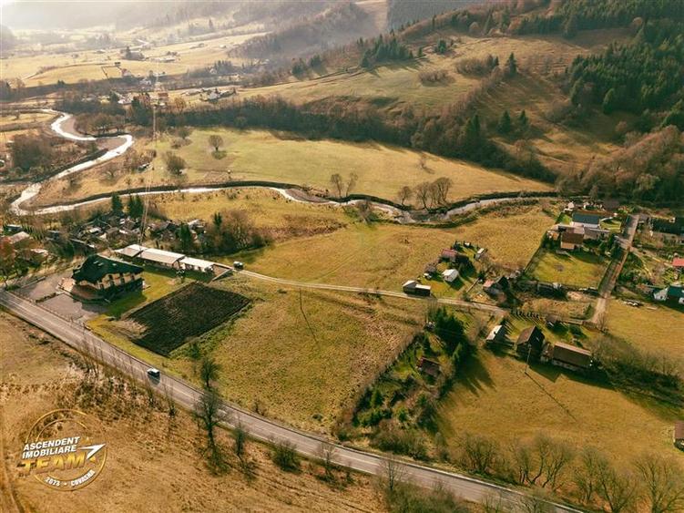 FILM! Teren cu potential, 3.100 mp, langa drumul principal, Catrusa, Covasna - 5