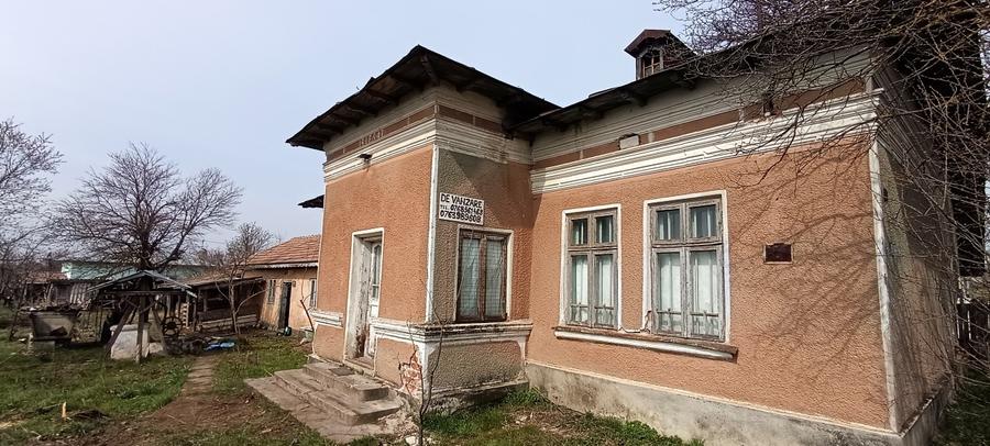 Vând casa 9 camere - 3