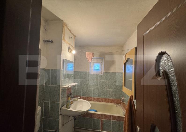 Apartament 2 camere, decomandat, 57mp, zona Piata Mare - 1