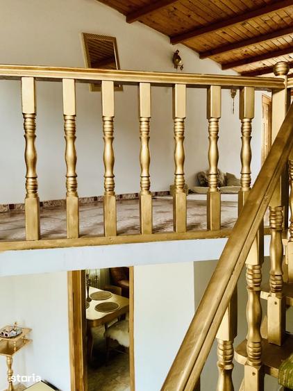 Casă cu 7 camere cu Teren 175 Mp în Zamora