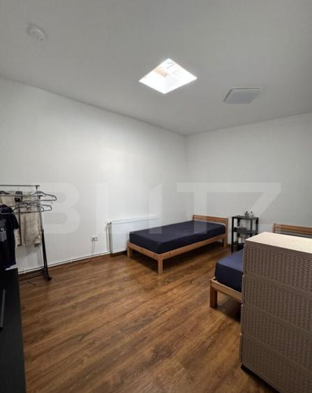 Casa spatioasa cu 4 camere, 103 mp, curte 70 mp, zona 13 Sep - 24