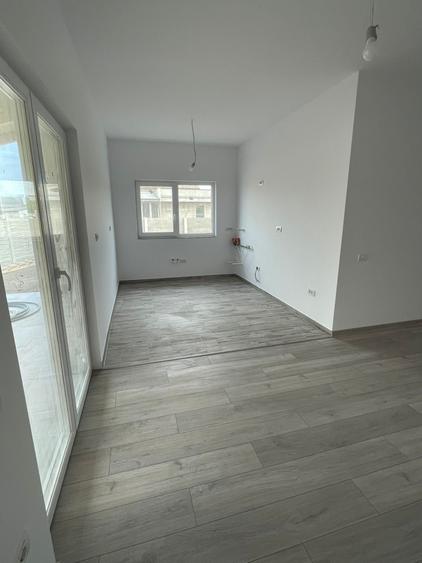 Două jumătăți de duplex, Bucovat - 6