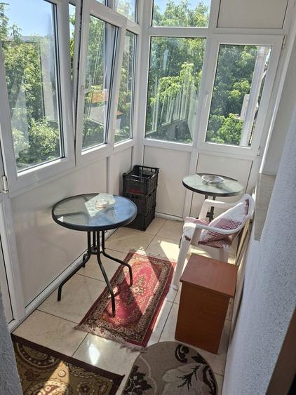 inchiriez apartament 2 camere decomandat - 2