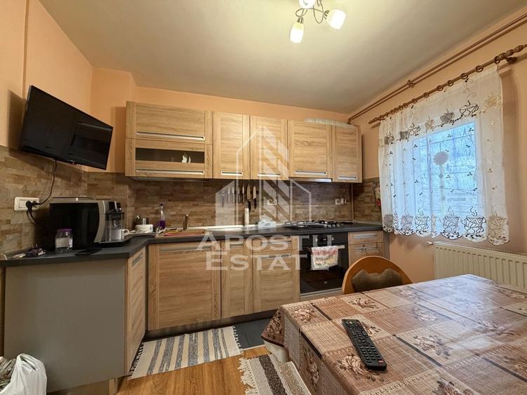 Apartament cu 3 camere, 2 bai, 2 balcoane, etajul 1 , zona Buziasului - 7