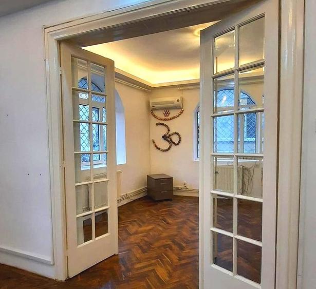 Apartament cu 3 camere semidecomandat în Eminescu
