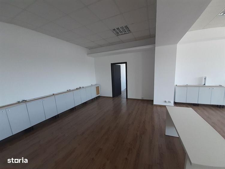 Spațiu comercial, de 125 mp, în Obor