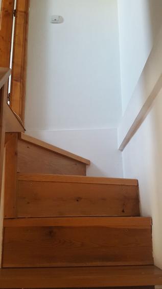 Inchiriez apartament (mansarda)zona centrala ,centrala proprie,balcon inchis, 1250 lei - 1