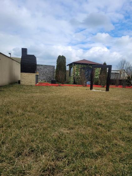 Localitatea Lumina - Central - Vila P+1 - constructie caramida - 742 mp teren - 32