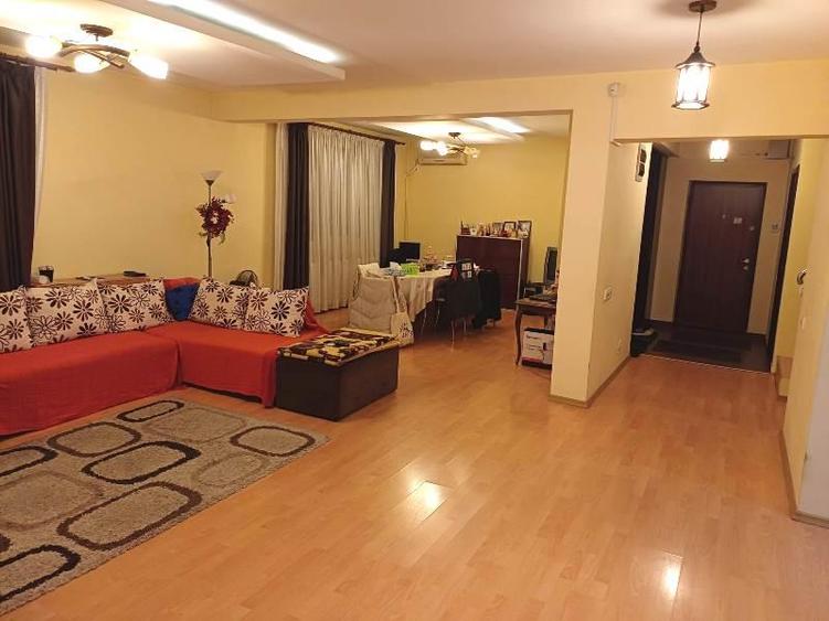 Casă cu 4 camere cu Teren 300 Mp în Prelungirea Ghencea