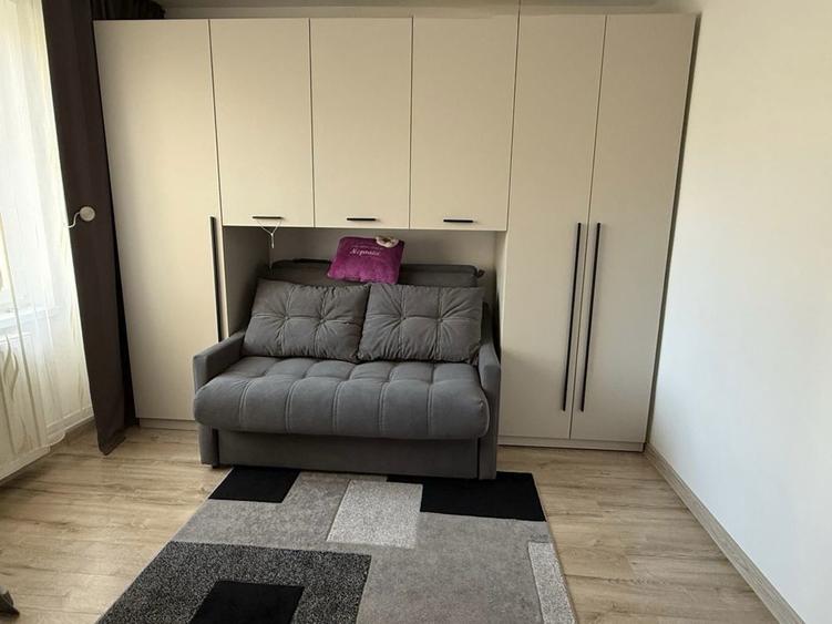 Vand apartament cu 3 camere cartierul Pacii, etajul 1 - 2