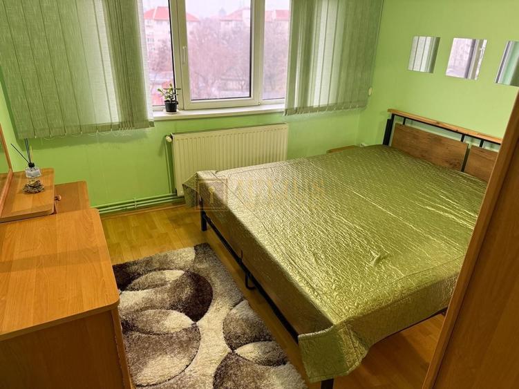 3 camere,  zona Lunei-Complexul Studentesc, la 3 minute de facultatea FEAA - 2