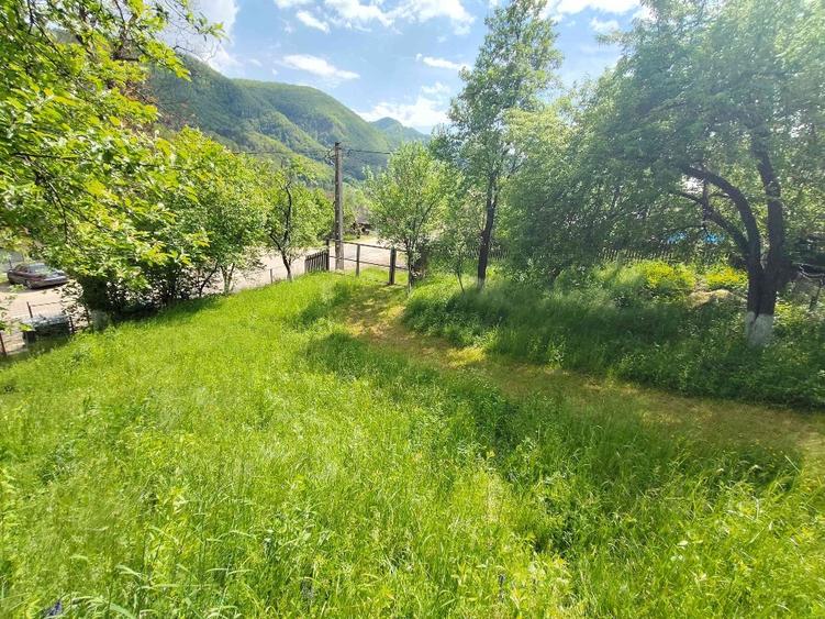 Casă de vânzare în Comuna Gura Teghii, Sat Furtunești  - 11