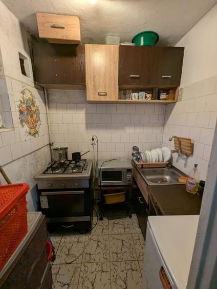 Apartament cu 2 camere semidecomandat, mobilat în Valea Rosie
