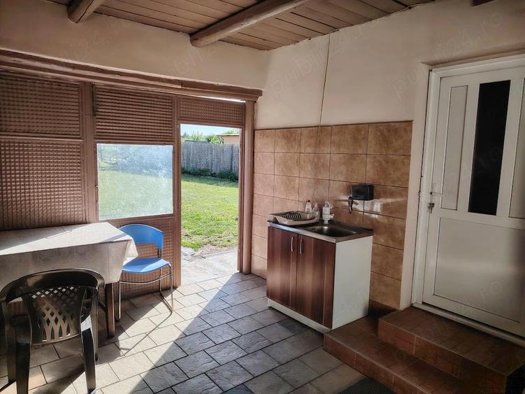 Casa P+E cu 7 camere + construc?ii auxiliare ?i teren generos de 1.895 mp - 7