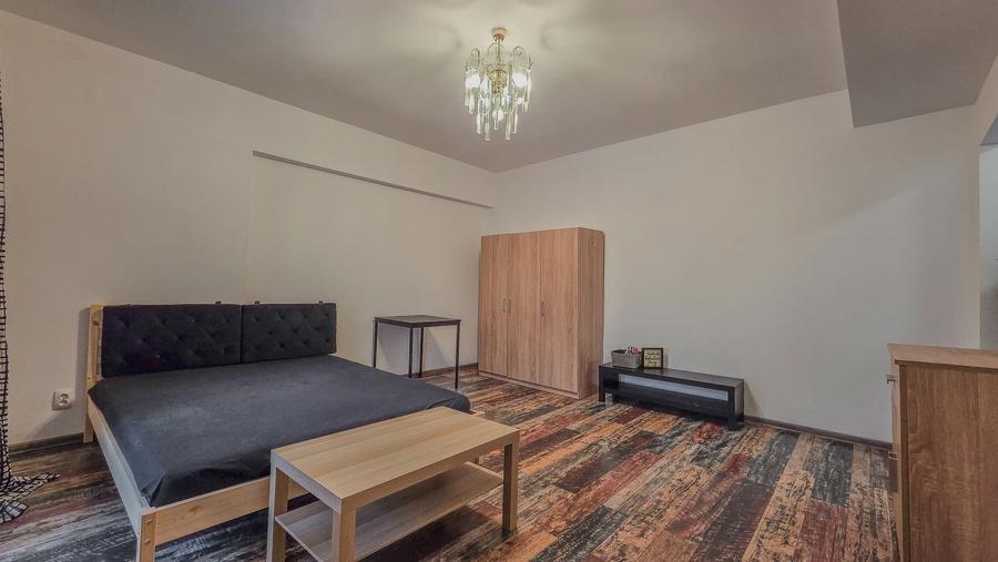 Garsonieră spațioasă de închiriat – Universitate | Str. Academiei - 4