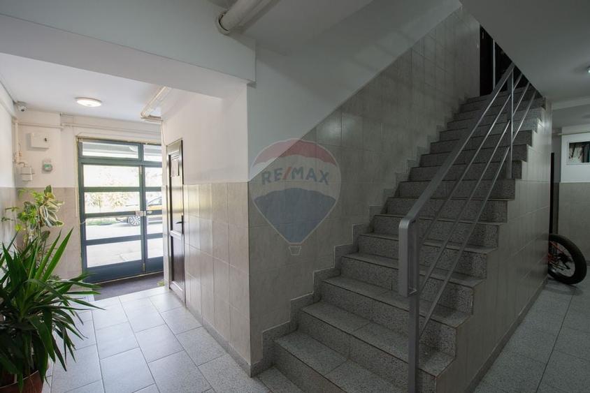 Apartament de vanzare 2 cam loc de parcare Ghencea, str Alunului - 5